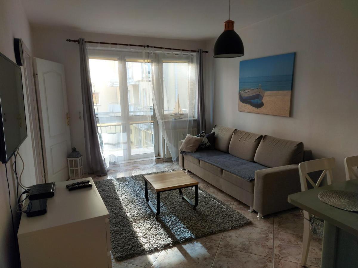 Apartament Portowy Z Garazem, Ul Towarowa Kolobrzeg Bagian luar foto
